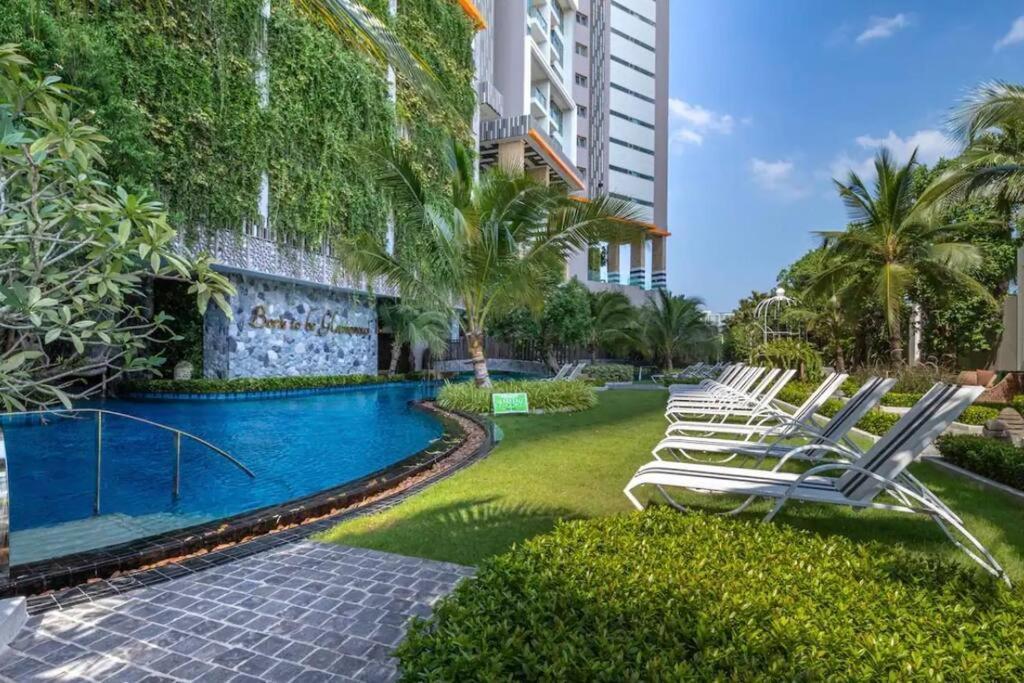 The Riviera Jomtien Apartamento Exterior foto