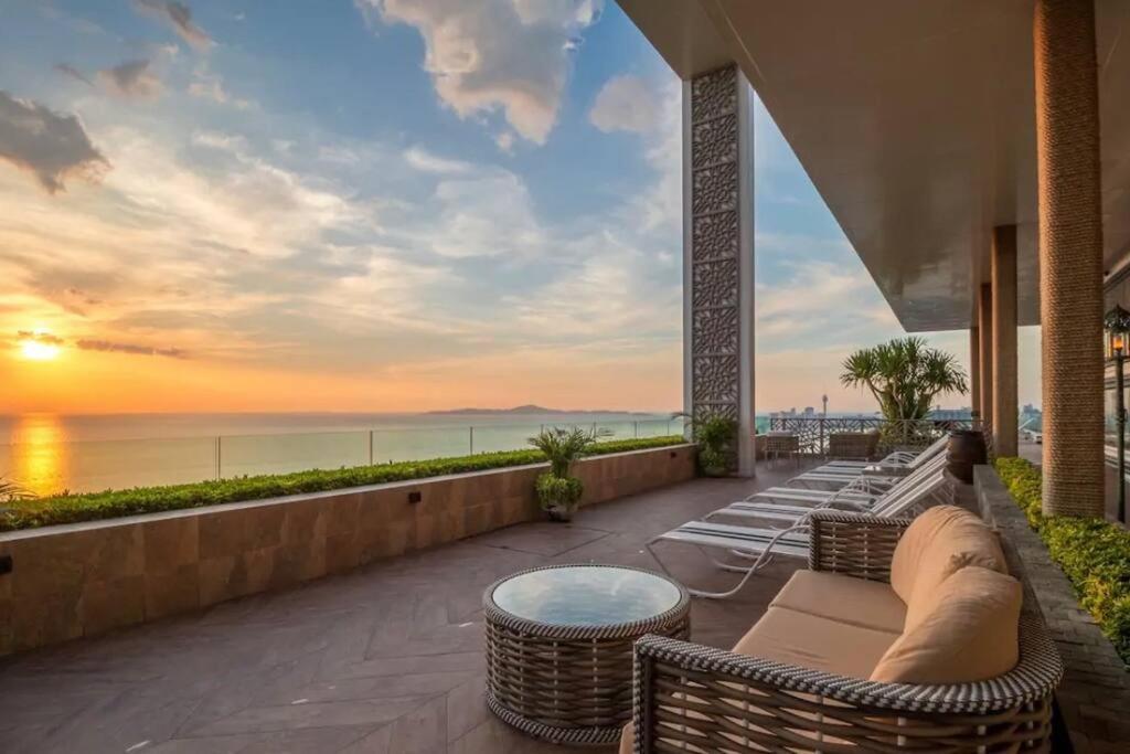 The Riviera Jomtien Apartamento Exterior foto
