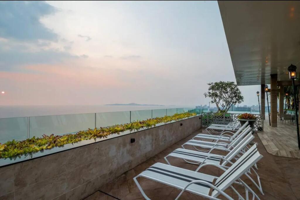 The Riviera Jomtien Apartamento Exterior foto